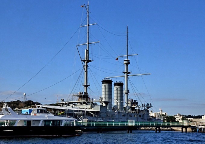 第二艘自爆沉没的军舰是在甲午海战中逞威的松岛号巡洋舰,它在1908年4