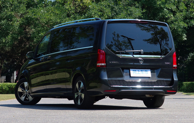 奔驰大面包开卖标配空气悬架后排更豪华最低只要49万