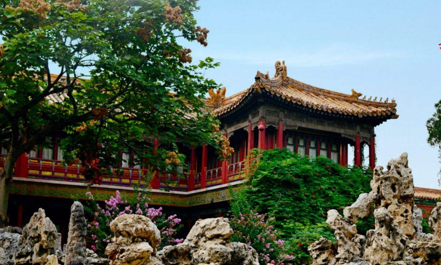 李白|唐玄宗下令写诗，李白提笔写了首趣诗，读懂后才知诗仙确实有胆色