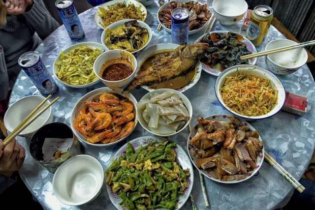 去饭店吃饭,再馋也别点这4道菜,价格贵太坑人,关键还难吃!