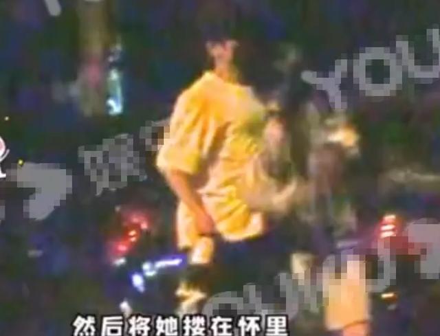 乐华娱乐|乐华发的都是假声明？否认艺人恋爱却被拍亲密互动，王一博受牵连