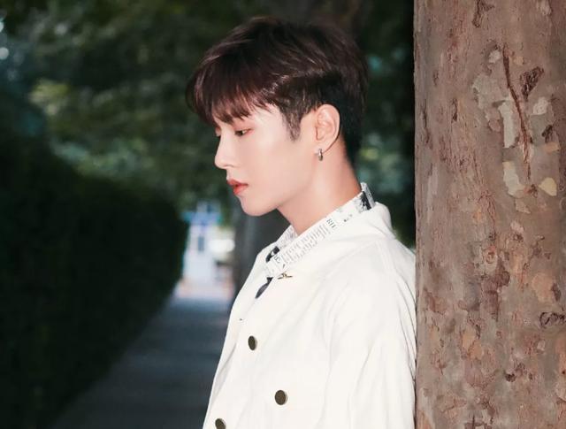 乐华娱乐|乐华发的都是假声明？否认艺人恋爱却被拍亲密互动，王一博受牵连