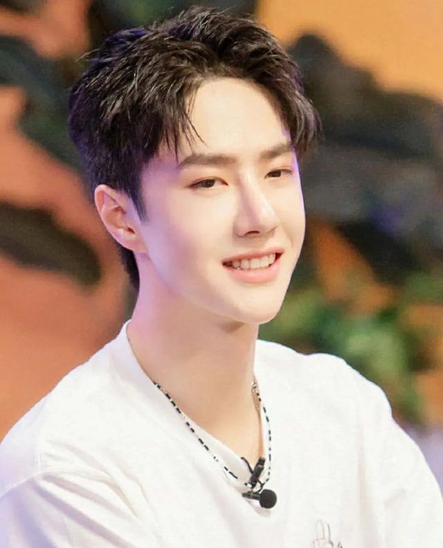 乐华娱乐|乐华发的都是假声明？否认艺人恋爱却被拍亲密互动，王一博受牵连