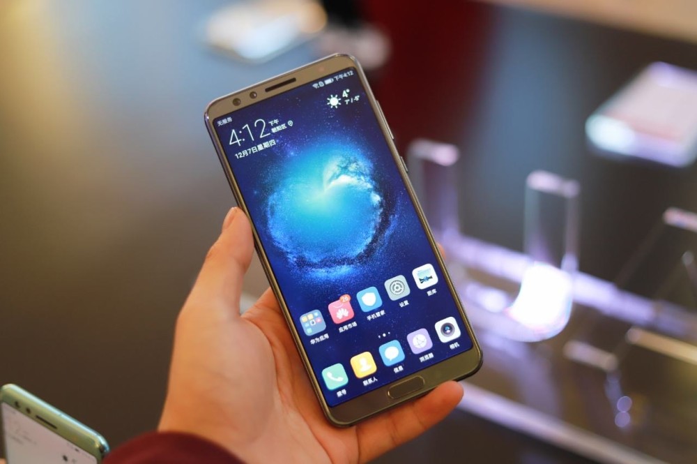 2017年华为手机的颜值巅峰!好看归好看,但现在到底好不好用呢?