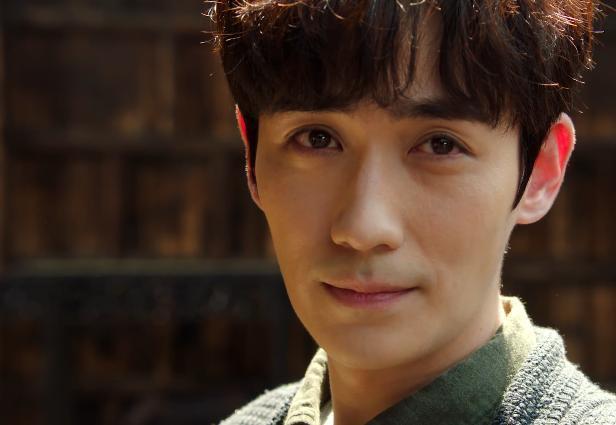 亲爱的自己|《亲爱的自己》收视评分齐齐暴跌，朱一龙爆红后两年连扑四部剧？