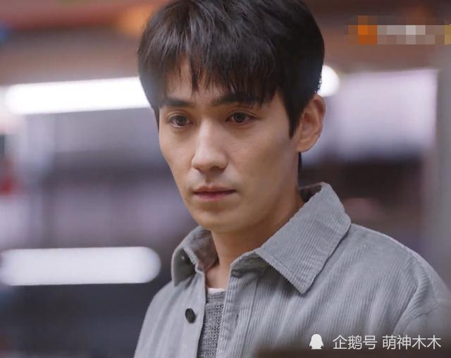 亲爱的自己|《亲爱的自己》收视评分齐齐暴跌，朱一龙爆红后两年连扑四部剧？