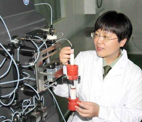 新冠疫苗|致敬！陈薇为研究新冠疫苗半年黑发变白发：来自人民，反哺人民
