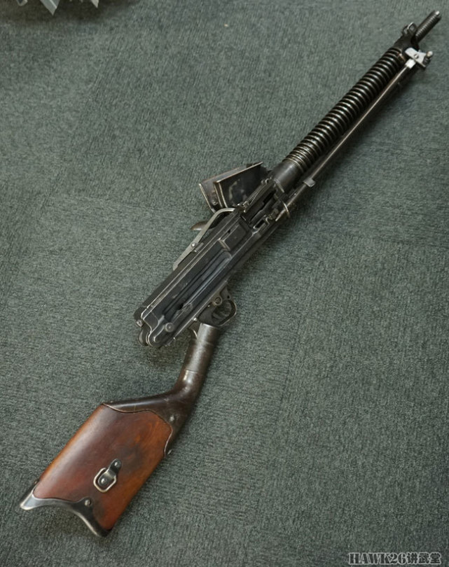 细看日本大正十一式轻机枪你所了解的歪把子其实并不全面