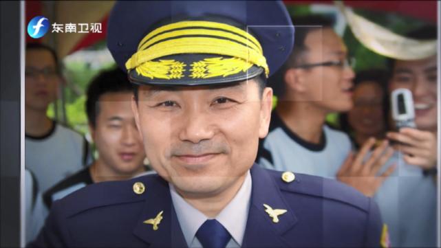 2004年36119枪击案爆发后,已经是台湾刑事警察局局长的侯友宜,担任