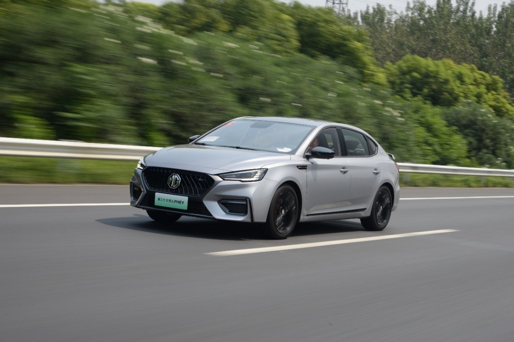 掩不住的运动范儿试驾体验第三代名爵6phev