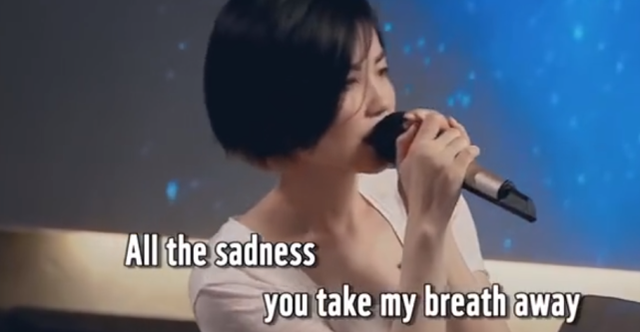 王菲|王菲首次直播唱歌，与马云破次元合唱，这状态哪像是51岁？