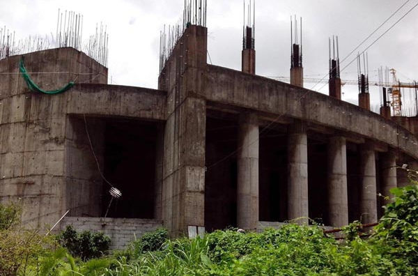 史玉柱投资巨人大厦倒闭负债25亿他却说幸亏这样才能有脑白金