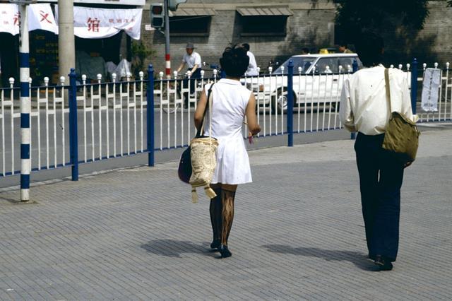 老照片|美国人拍摄1988年的北京老照片：图7现在都是富豪，图8现再看不到