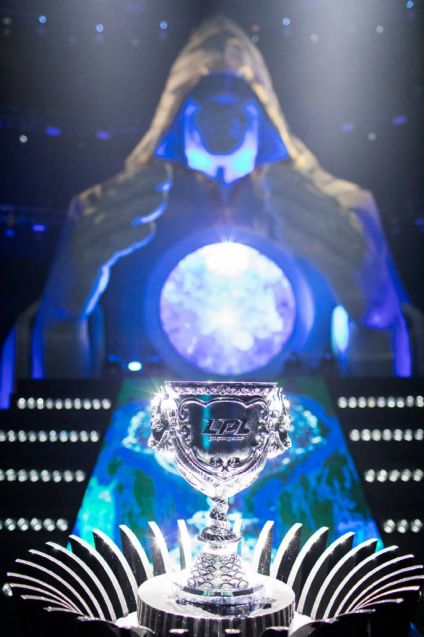 英雄联盟冠军奖杯全收集,哪个是你最爱?