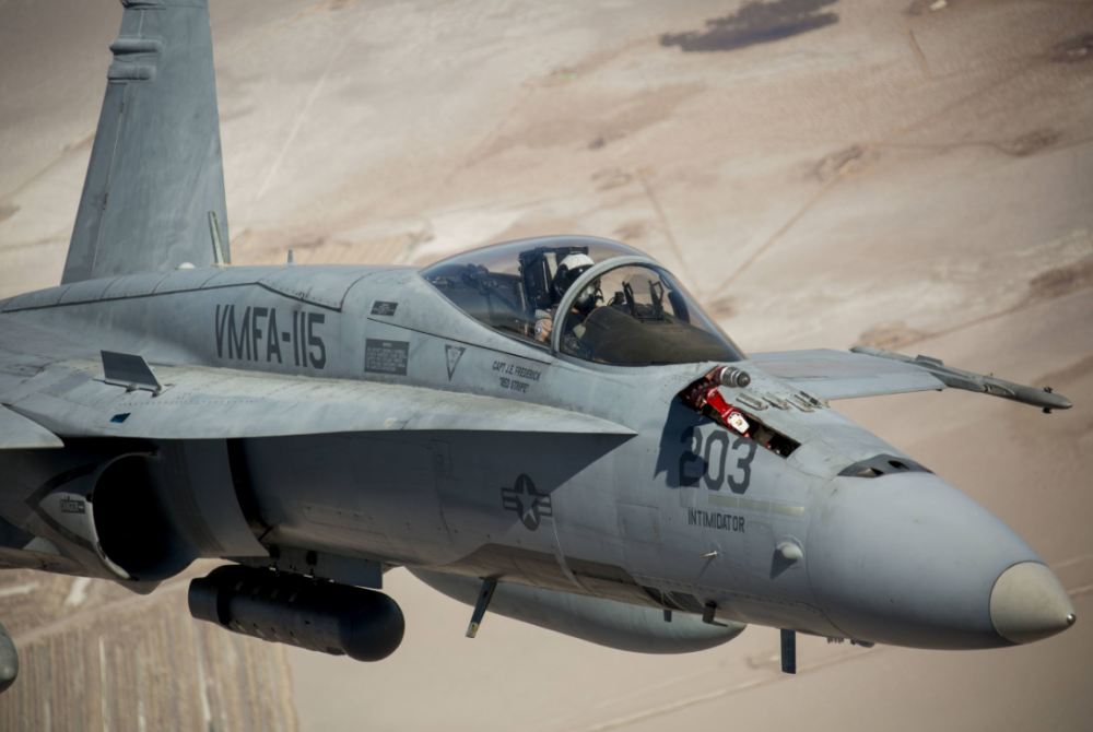 美国"超级大黄蜂"这种能够大幅度减轻飞行员压力的航载机,显然就是