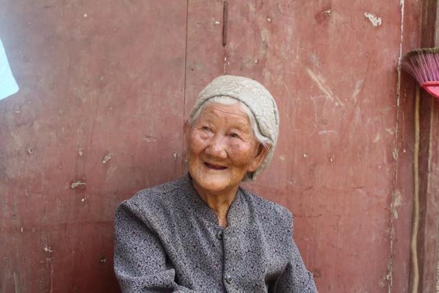 中国最神秘的村庄,80岁老人还称得上年轻,游客纷纷造访