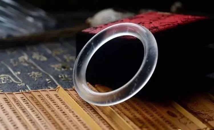 翡翠|几百块的珠宝玉石真真假假，千万不要买到最后两种！