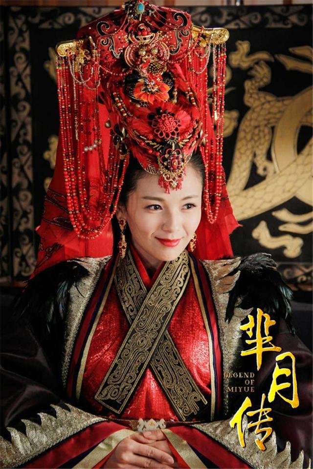 嫁衣发展史古代嫁衣不都是凤冠霞帔周朝为黑色宋朝是绿色