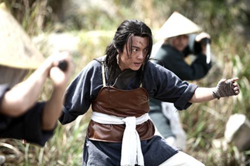 童星谢苗坦言和李连杰不熟,长大后还坚守动作片,现成网大一哥_腾讯