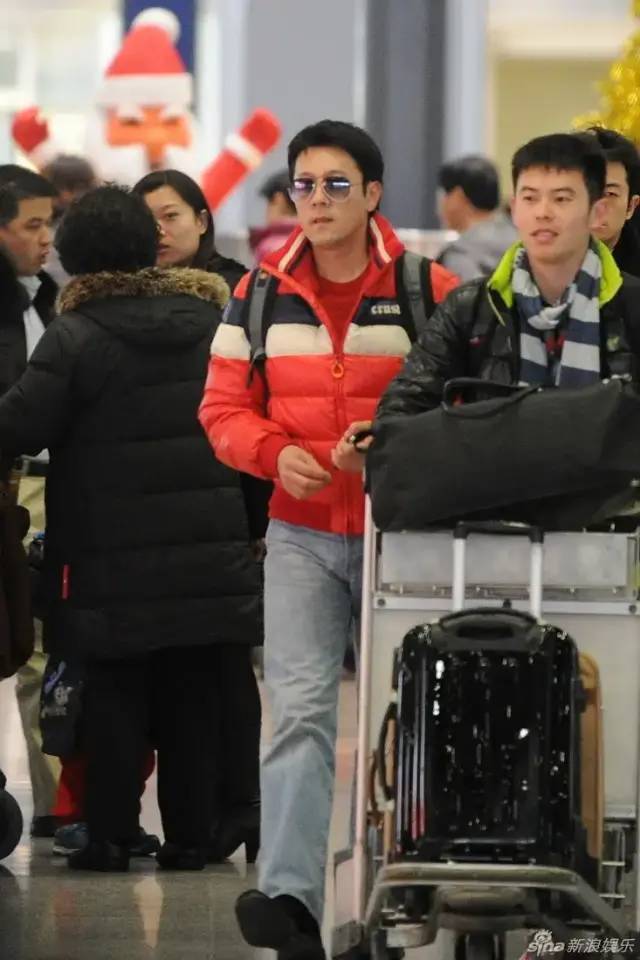 蔡国庆|蔡国庆放飞自我，“娘”到被质疑形婚？可省省吧…