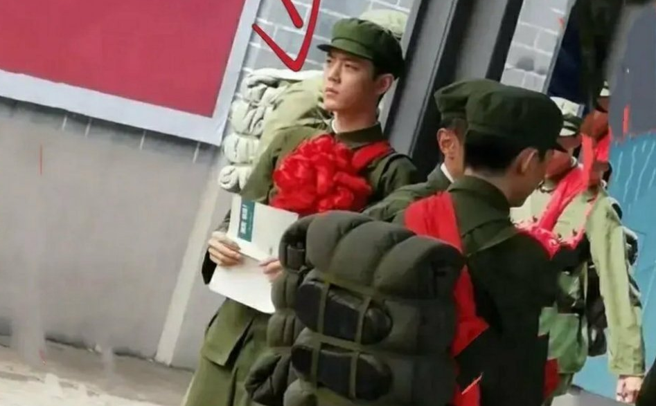 复出|肖战即将复出？拍《王牌》被频繁路透，卑微“求饶”却适得其反！