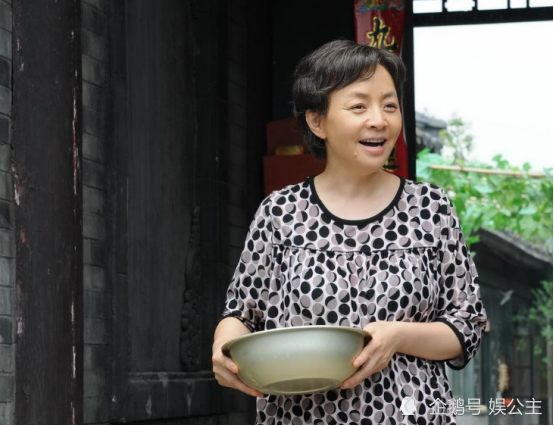 宋丹丹|这才是迪士尼公主！宋丹丹旧照美翻像欧阳娜娜！难怪她说杨紫不美