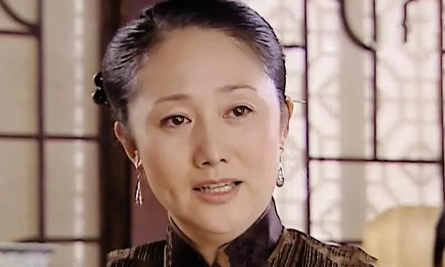 还记得还珠格格里的令妃娘娘吗她现在长这样