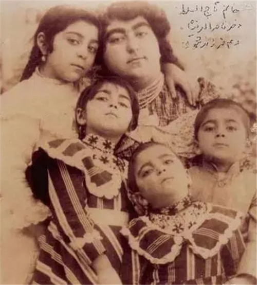 埃斯马特公主|波斯“最美”公主，追求者为她大打出手，真实长相曝光网友崩溃了