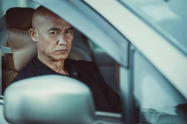 乌鸦哥张耀扬人生逆袭:中学毕业退出影坛,白发苍苍经商成功