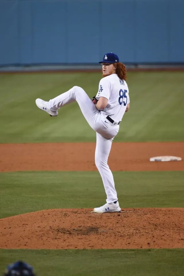 国西内战响尾蛇能否捍卫主场终止道奇连胜