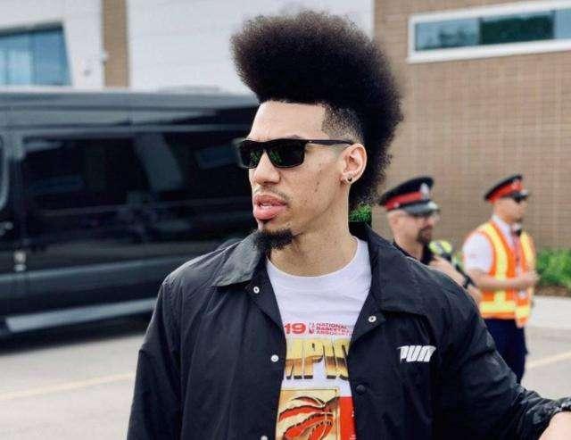 nba不适合爆炸头的球员:韦德辣眼睛,奥尼尔头型像拖把