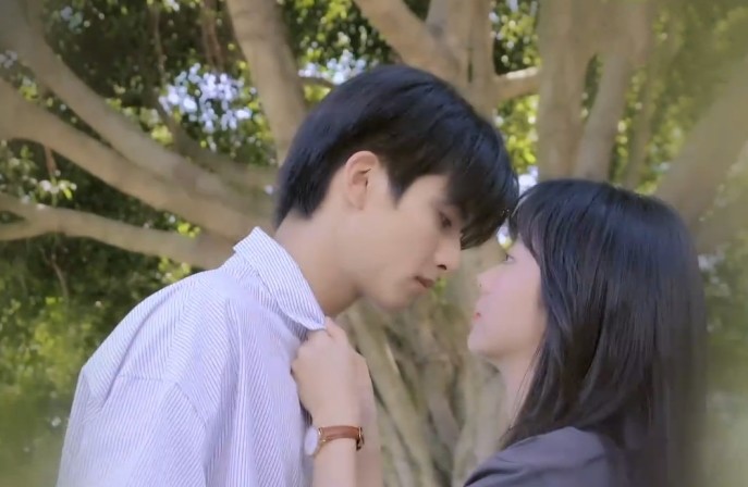 以家人之名|以家人之名：谭松韵“衣领吻”用力过猛？导演喊卡后，宋威龙表情亮了