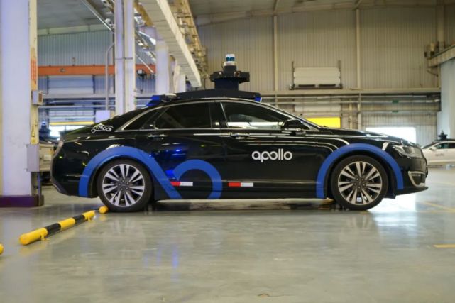 “京”牌无人车上路！百度Robotaxi提供三区百个站点免费