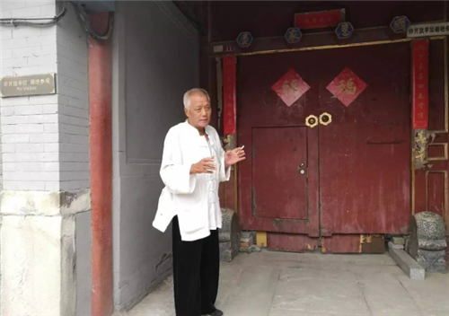 爱新觉罗·溥仪|他是爱新觉罗后裔，身价千万，在京城蹬了38年三轮车，1小时150块