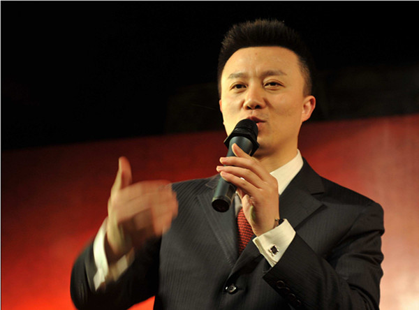 新闻联播新主播潘涛曾经东方卫视新闻一哥素颜曝光男人味十足