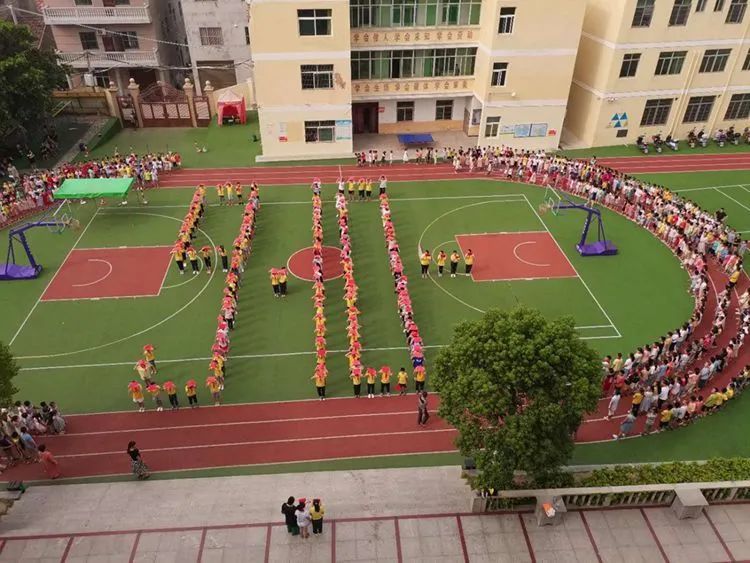 平海第一中心小学为庆祝第36个教师节,引导社会各界感念师恩,礼敬教师