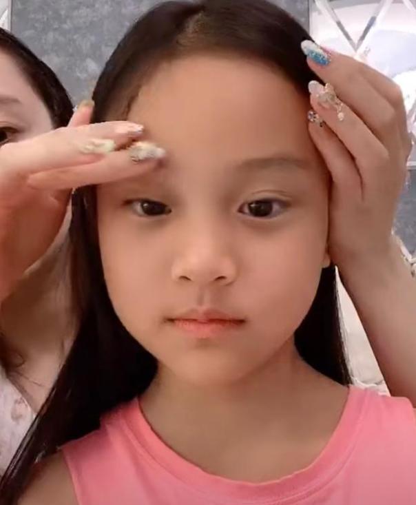 网爆李小璐给甜馨改名字 本人大气回怼网友:惹我会爆炸