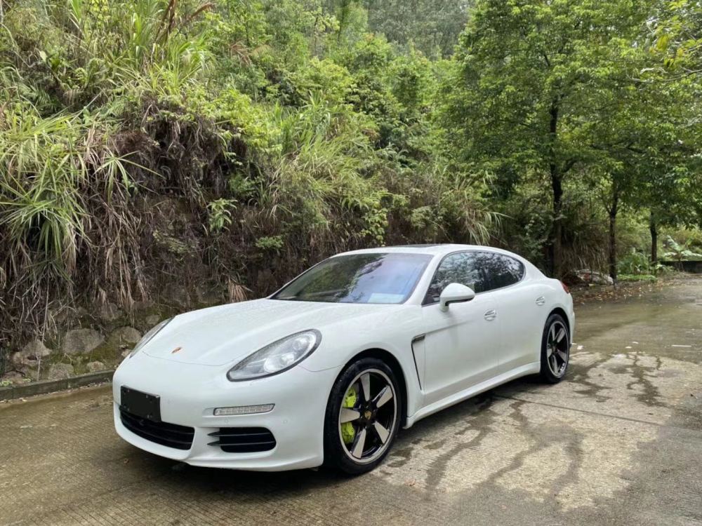 17款保时捷帕拉梅拉售价43万,外观简洁流畅,内部豪华精致