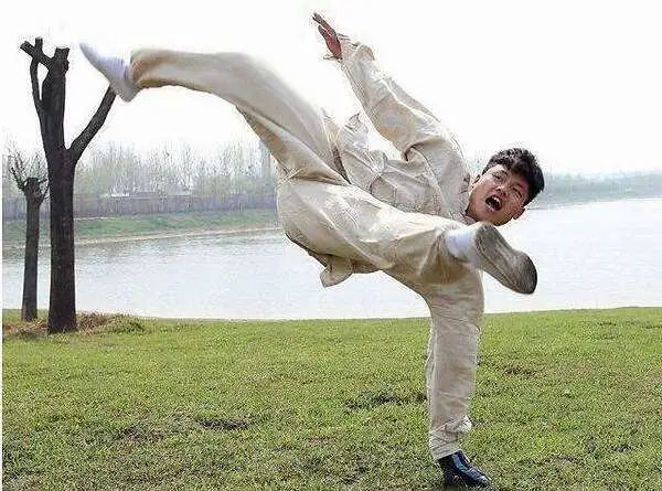 韩飞龙最强杀招,杀玉狼,潇杀狂都躲不过去,泰拳世界冠军被秒杀