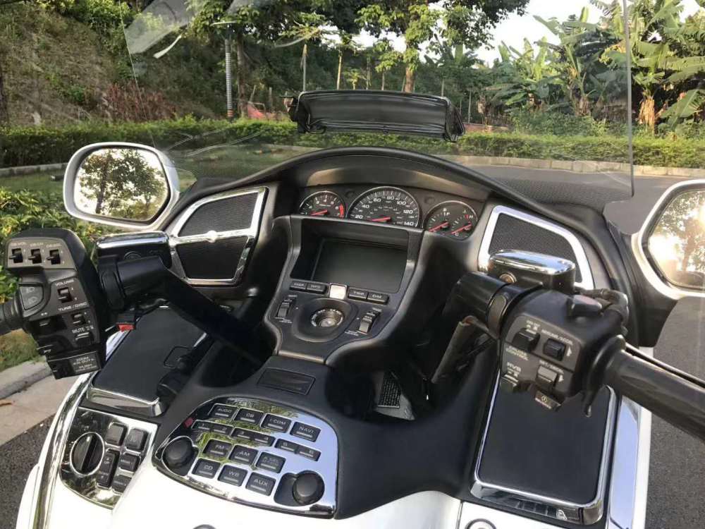 13款本田金翼gl1800售价88万整车线条充满力量感