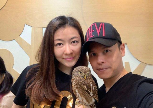 熊黛林|幸亏没嫁郭富城？熊黛林夫妇晒陪女儿玩耍照片，一家四口太温馨