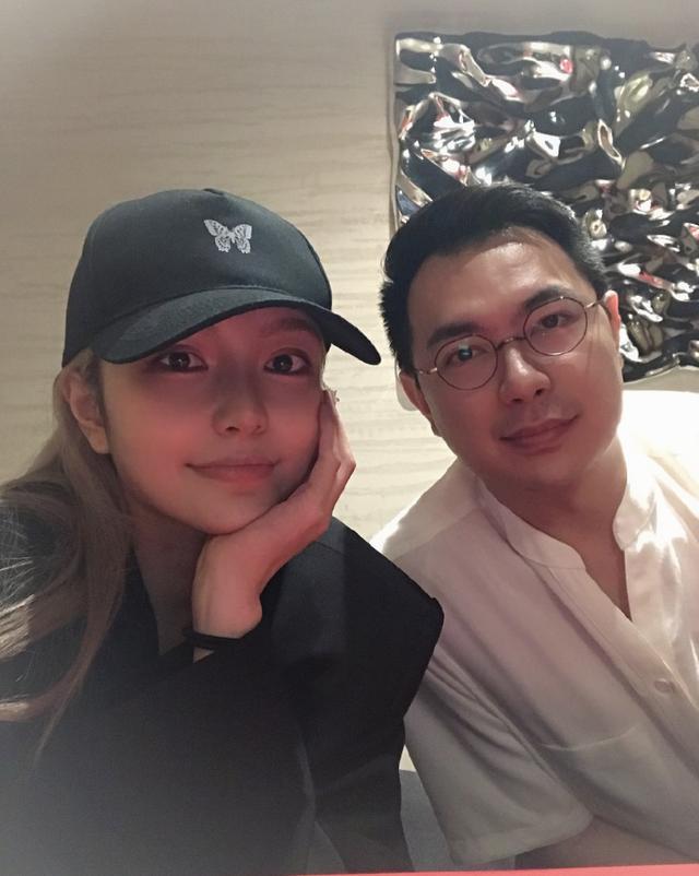 周扬青|周扬青与学长一起庆生引新恋情猜测，何超莲携窦骁助兴罕见秀恩爱