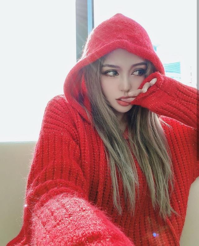 周扬青|周扬青与学长一起庆生引新恋情猜测，何超莲携窦骁助兴罕见秀恩爱