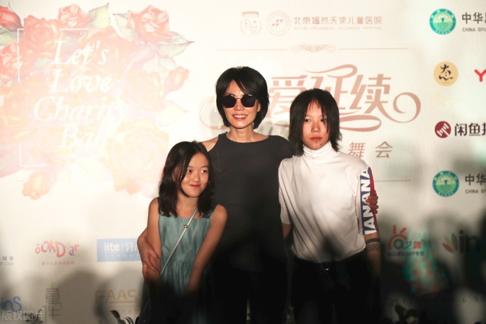 王菲|51岁了，她最大的烦恼还是“太红了”