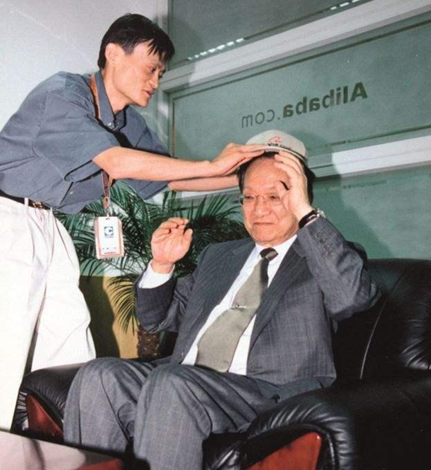 王菲|51岁了，她最大的烦恼还是“太红了”