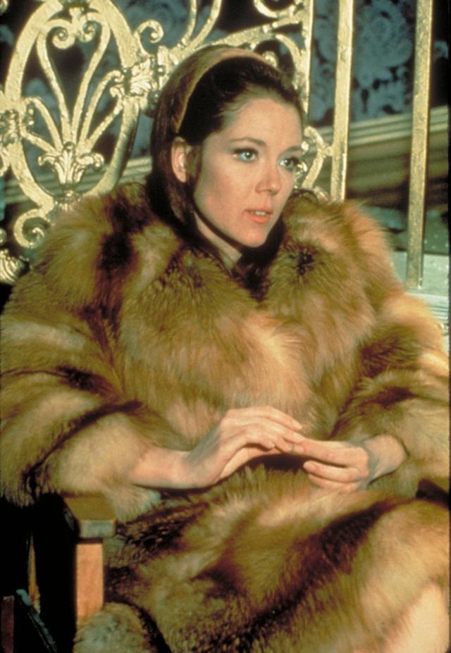 权力的游戏"荆棘女王"戴安娜里格去世,享年82岁,还是邦女郎