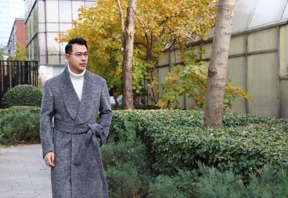 周扬青|周扬青与神秘帅哥庆生，男方身份曝光，章泽天校友，身价甩罗志祥几条街