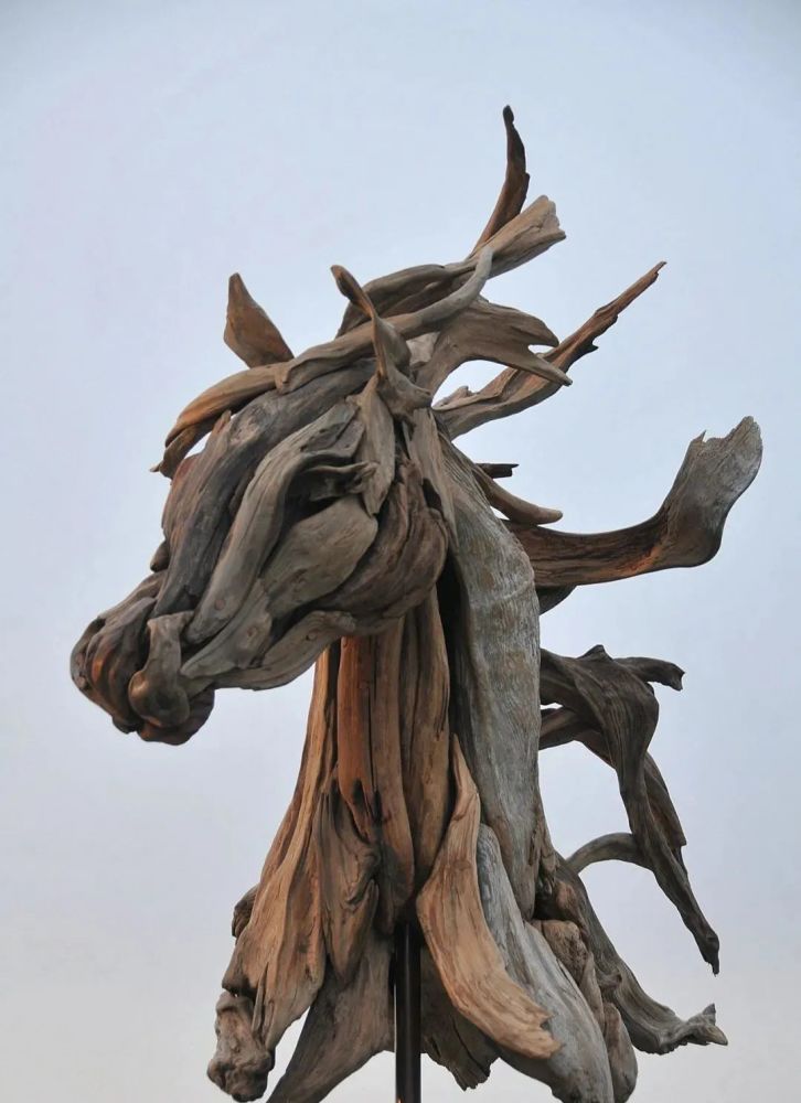 用烂木头堆出精彩的雕塑这才是真正的化腐朽为神奇