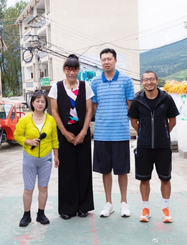 王治郅现身活动大瘦身,二婚娶小13岁女主持,16岁儿子入选国少