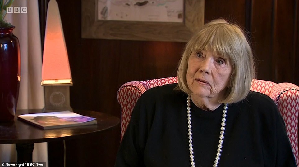 戴安娜·里格|《权游》“老玫瑰”去世，享年82岁，曾是007的首位妻子艳压群芳